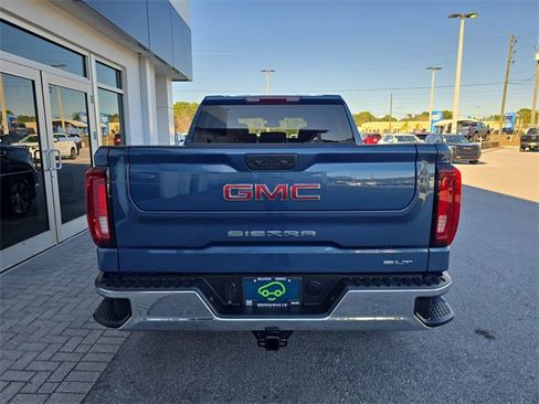 Certified 2024 GMC Sierra 1500 SLT image 8