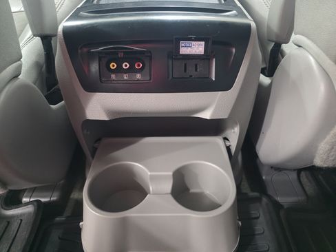 Used 2017 Toyota Sienna XLE Premium AWD/4WD image 28
