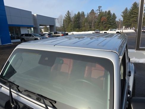 Used 2024 Jeep Wrangler Unlimited Rubicon 392 image 39