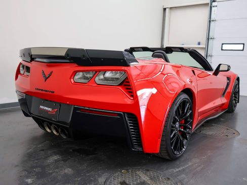 Used 2016 Chevrolet Corvette Z06 w/ 3LZ Preferred Equipment Group image 4