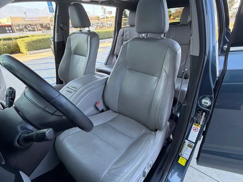 Used 2014 Toyota Highlander XLE FWD image 12