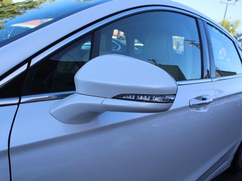 Used 2017 Ford Fusion Platinum FWD image 13