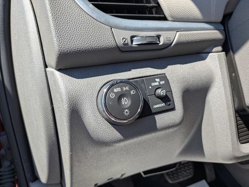 Used 2015 Chevrolet Traverse LT FWD image 21