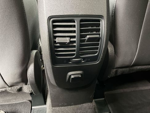 Used 2017 Ford Escape SE FWD image 12
