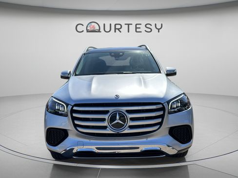 Used 2024 Mercedes-Benz GLS 450 4MATIC image 10