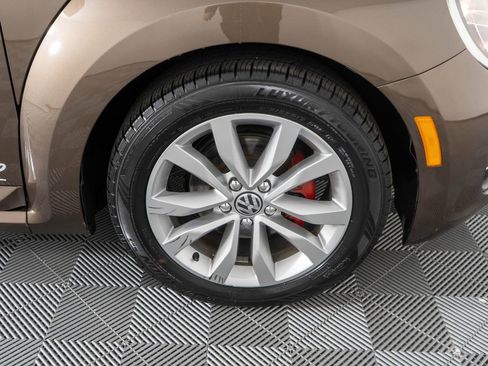 Used 2013 Volkswagen Beetle TDI image 30