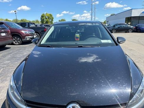 Used 2018 Volkswagen Golf SE FWD image 3