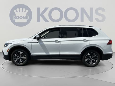 Used 2024 Volkswagen Tiguan Wolfsburg Edition AWD/4WD image 2