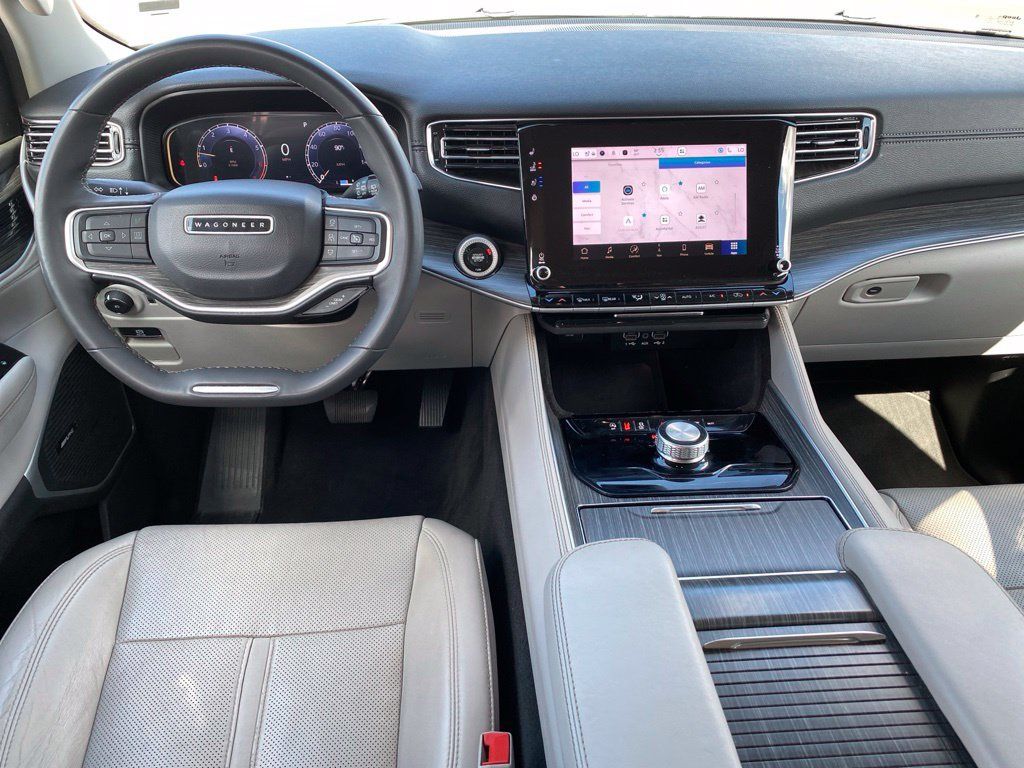 Used 2024 Jeep Wagoneer Series II w/ Flexible Seating Group RWD image 4