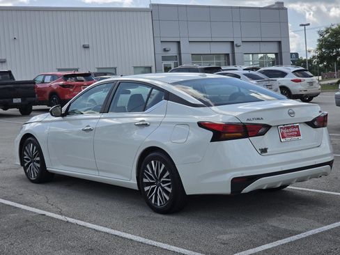 Used 2024 Nissan Altima 2.5 SV FWD image 4