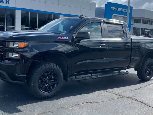Certified 2021 Chevrolet Silverado 1500 Custom Trail Boss w/ LPO, Dark Essentials Package AWD/4WD image 4