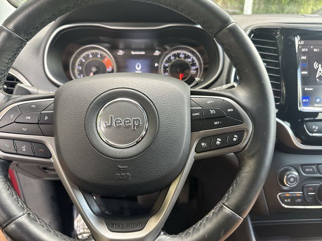 Used 2019 Jeep Cherokee Limited w/ Technology Group AWD/4WD image 18
