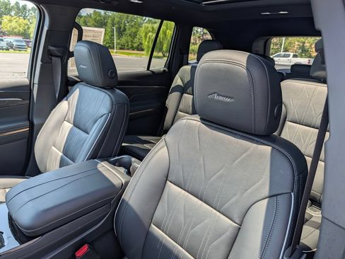 Used 2026 Buick Enclave Avenir w/ Super Cruise Package AWD/4WD image 23