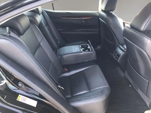 Used 2013 Lexus ES 350 w/ Luxury Pkg FWD image 3