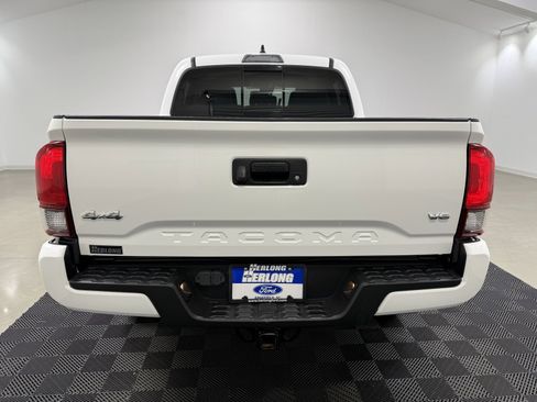 Used 2021 Toyota Tacoma SR5 w/ Technology Package image 6