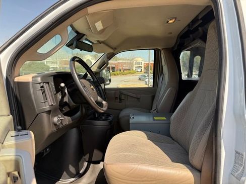Used 2021 Chevrolet Express 2500 w/ Driver Convenience Package image 15