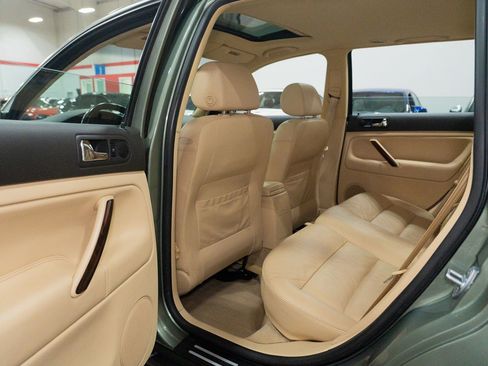 Used 2002 Volkswagen Passat GLX image 21