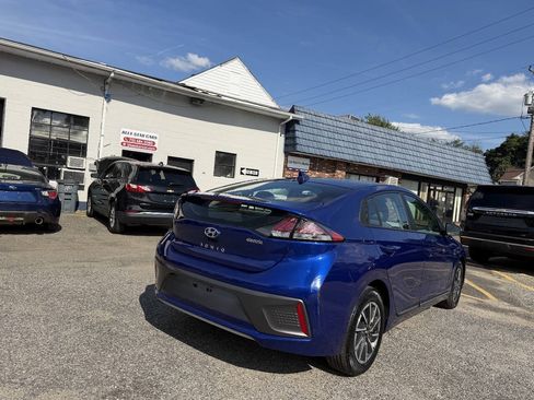 Used 2020 Hyundai Ioniq SE FWD image 10