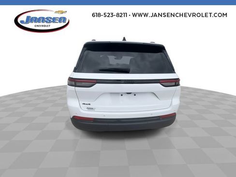 Used 2025 Jeep Grand Cherokee Altitude AWD/4WD image 7