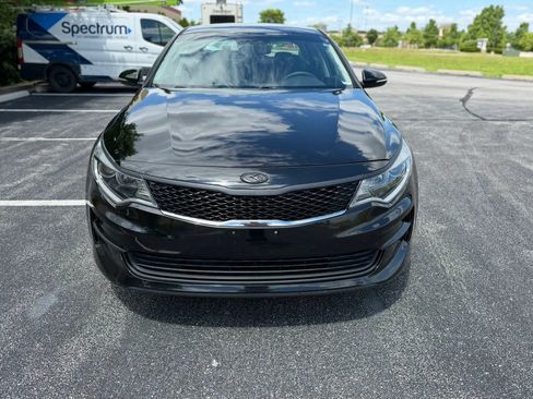 Used 2017 Kia Optima LX FWD image 2