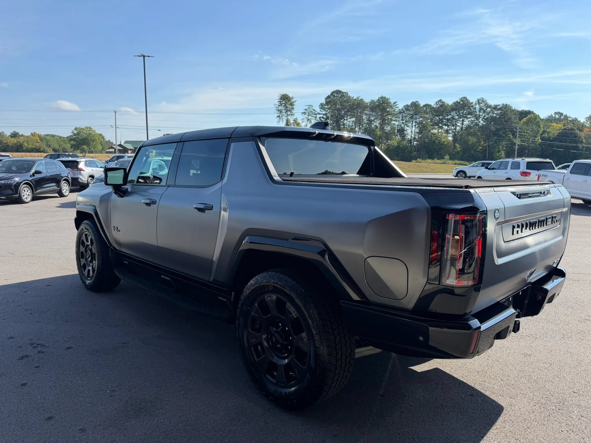 Used 2026 GMC Hummer EV 4x4 Crew Cab w/ Carbon Fiber Edition Package image 4