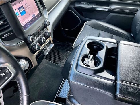 Used 2022 RAM 1500 Laramie AWD/4WD image 15