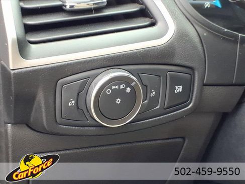 Used 2022 Ford Edge SE w/ Black Appearance Package image 19