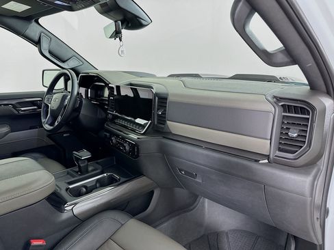 Used 2023 Chevrolet Silverado 1500 ZR2 w/ Technology Package image 31