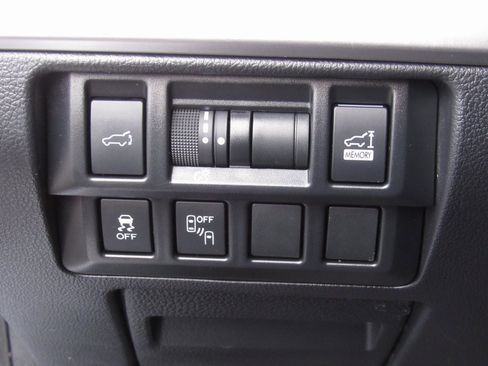 Used 2018 Subaru Outback 2.5i Limited w/ Popular Package #2 image 34