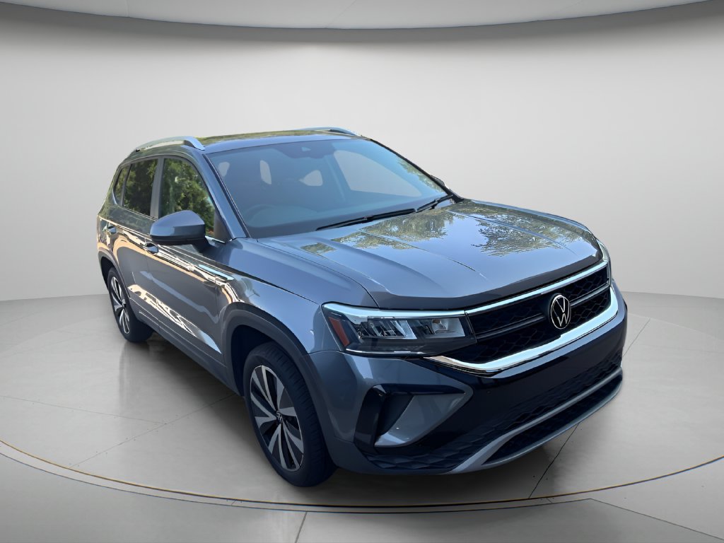 Used 2023 Volkswagen Taos SE FWD image 3
