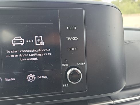 Certified 2024 Kia Carnival LX image 16