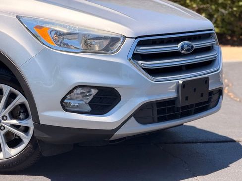 Used 2017 Ford Escape SE FWD image 6