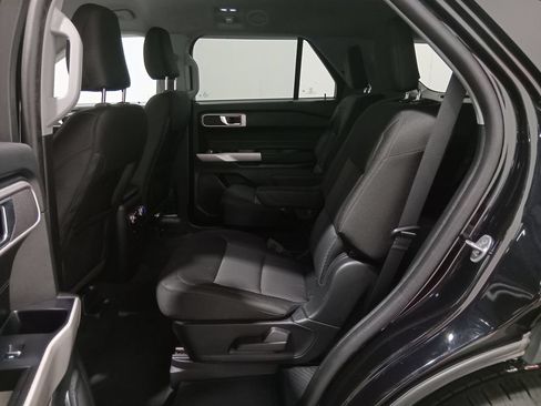Certified 2023 Ford Explorer XLT AWD/4WD image 12