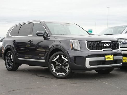 Used 2025 Kia Telluride EX FWD image 2