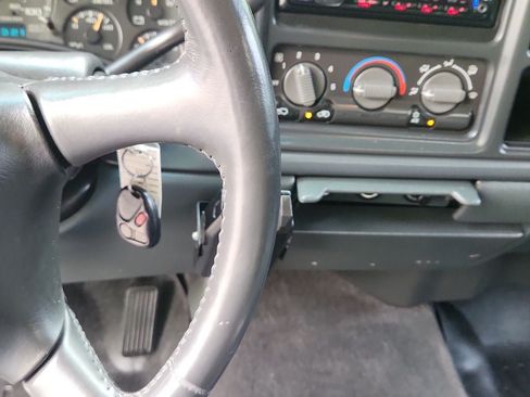 Used 2002 Chevrolet Silverado 2500 LS AWD/4WD image 15