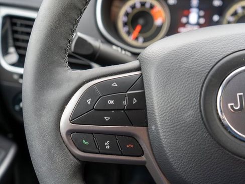 Used 2022 Jeep Cherokee Limited image 24