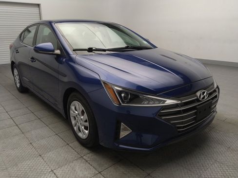 Used 2020 Hyundai Elantra SE FWD image 13