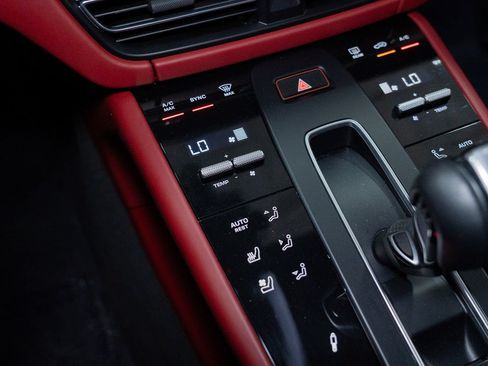 Used 2022 Porsche Macan GTS AWD/4WD image 49