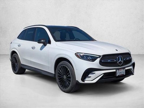 Used 2025 Mercedes-Benz GLC 300 image 4