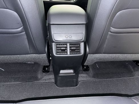 New 2026 Chevrolet Equinox LT w/ Convenience Package II AWD/4WD image 23