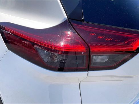 Used 2023 Nissan Rogue SV AWD/4WD image 28