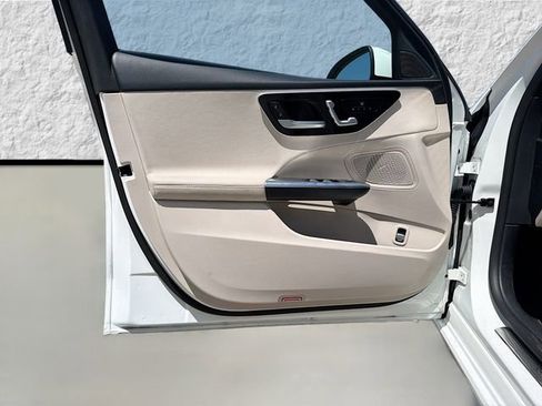 Used 2025 Mercedes-Benz C 300 4MATIC Sedan image 22