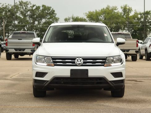 Used 2021 Volkswagen Tiguan SE FWD image 2