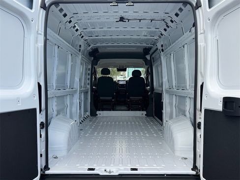 Used 2025 RAM ProMaster 2500 w/ Premium Convenience Group image 14