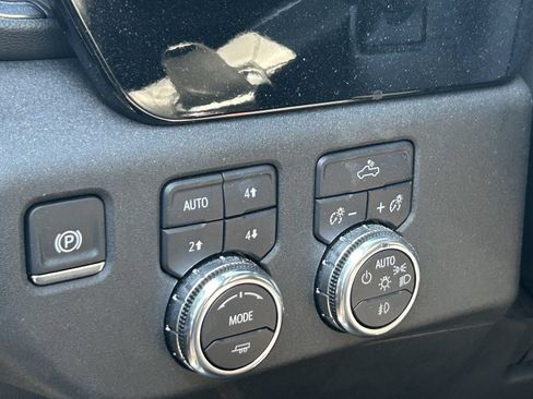 Used 2025 GMC Sierra 1500 Elevation w/ X31 Off-Road Package AWD/4WD image 10