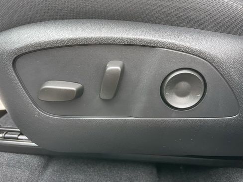 New 2026 Chevrolet Traverse LT image 12