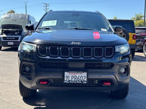 Certified 2024 Jeep Compass Trailhawk AWD/4WD image 2