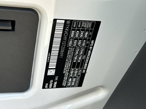 New 2025 Mercedes-Benz eSprinter 170 Cargo image 37
