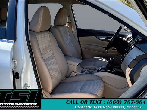 Used 2018 Nissan Rogue SV w/ Premium Package image 7