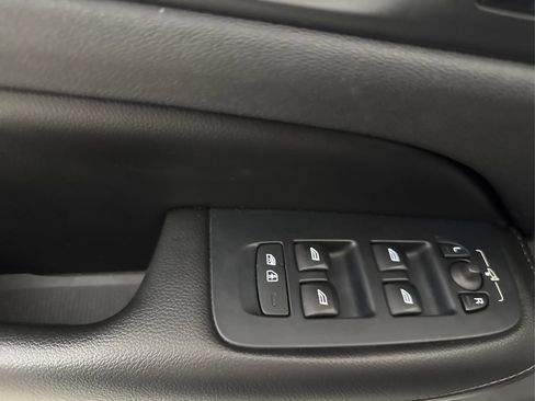 Used 2020 Volvo S60 T5 Momentum image 37